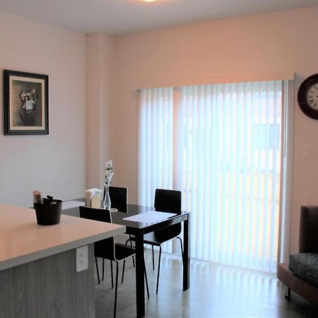 New Town House Barrie South Villa Buitenkant foto